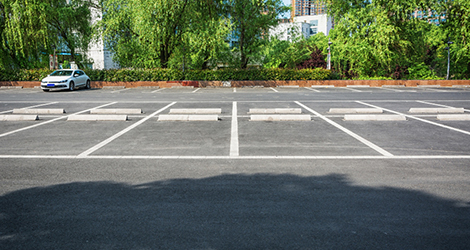 https://www.absoluteexteriorpros.ca/wp-content/uploads/2023/10/The-Importance-of-Line-Marking-Enhancing-Safety-in-Parking-Lots.jpg